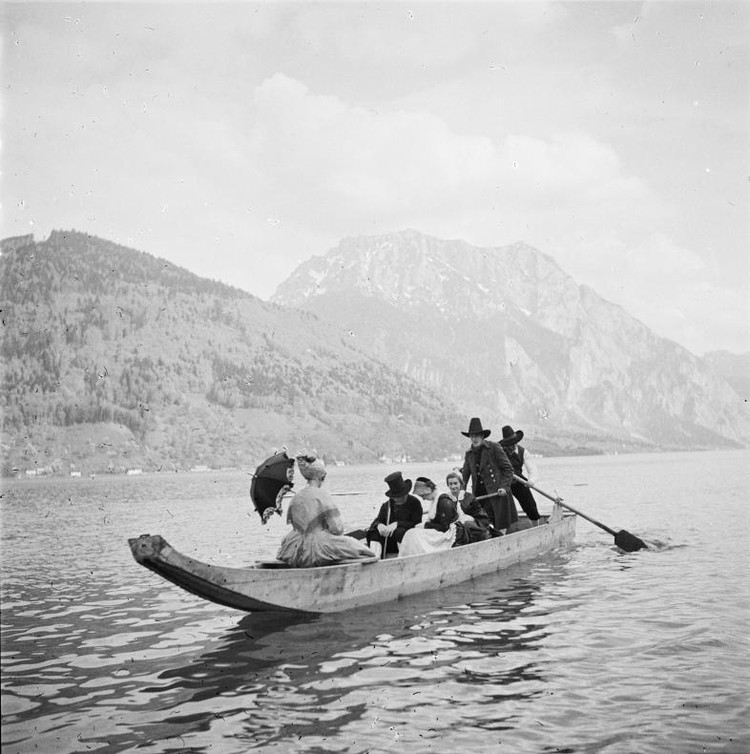 Am Traunsee in Oberösterreich: Mit Boot am Weg zur Hochzeit